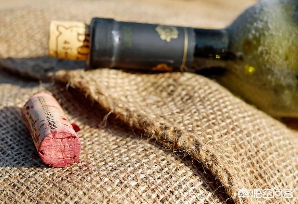 红酒木塞和铁盖的区别，葡萄酒瓶盖为什么是软木塞