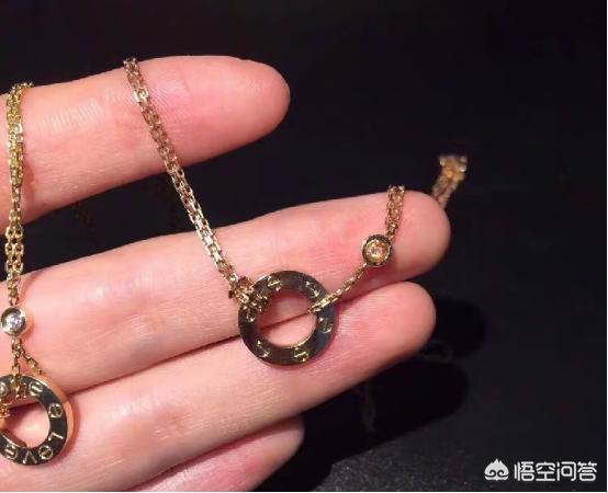 施华洛世奇道歉:想买条项链送女朋友，什么品牌好？