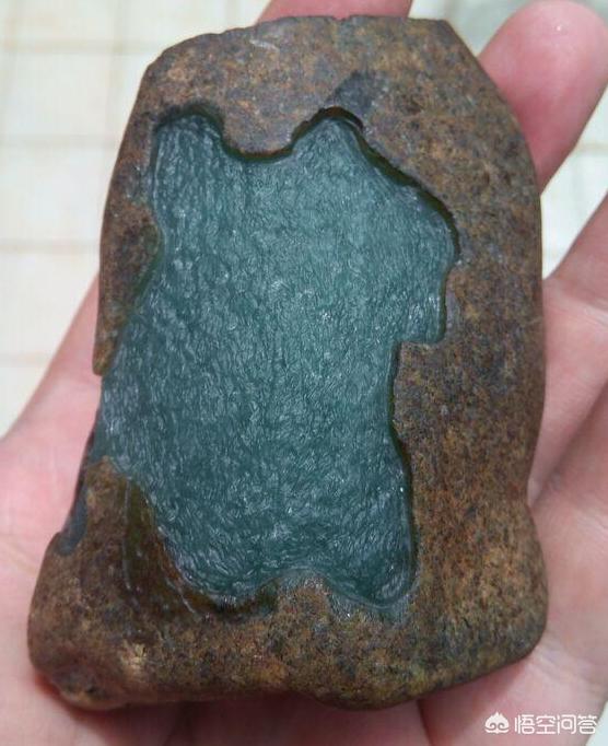 翡翠开窗料为什么不能买,翡翠原石开窗料调水方法？