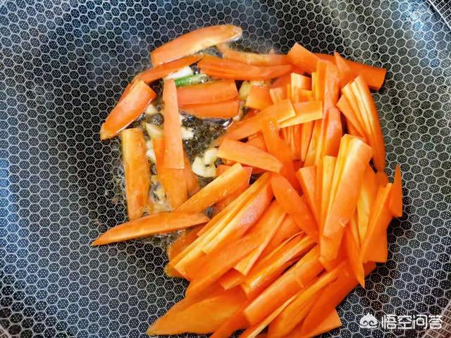 红萝卜怎么烹饪才好吃，胡萝卜都有什么做法，简单又好吃