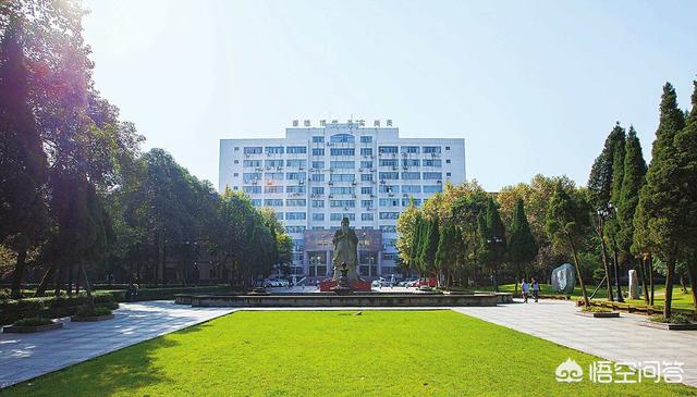 张锦贤:你是哪个大学毕业（在读）的？你怎样评价你的母校？