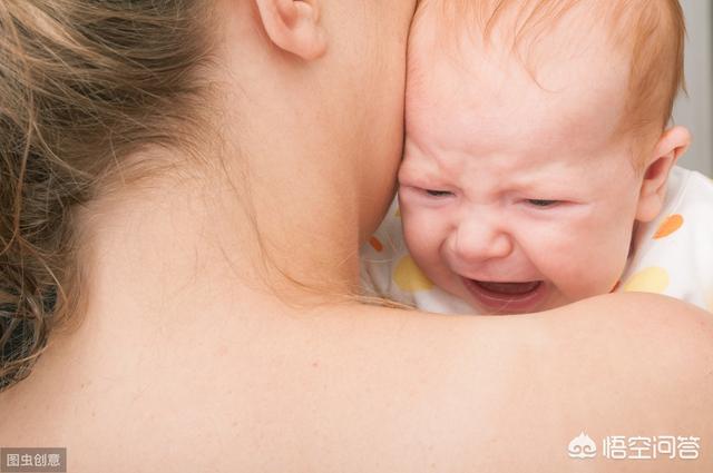 幼儿园佝偻病的早期症状:小儿佝偻病的早期症状 如何读懂婴儿的体态语言？