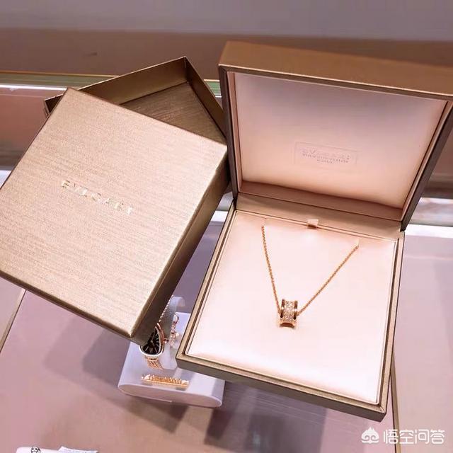 施华洛世奇道歉:想买条项链送女朋友，什么品牌好？