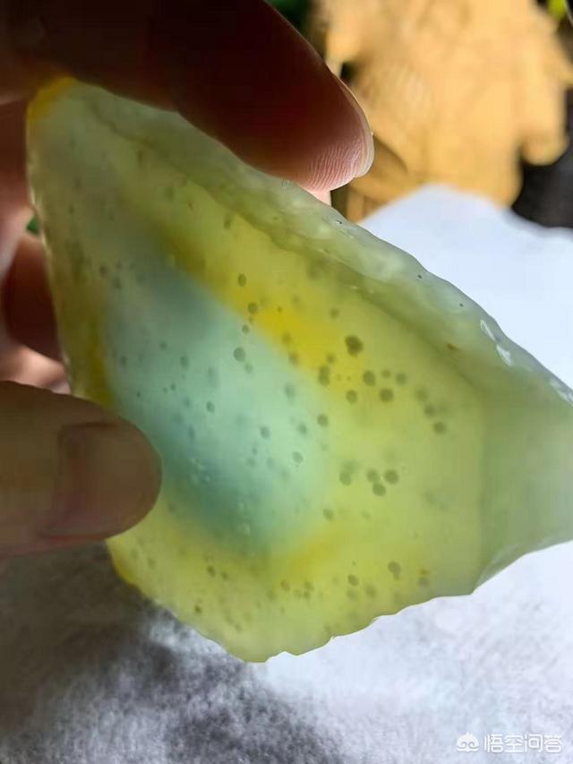 翡翠怎么卖出去,赌石开出好的翡翠是怎么卖掉的？