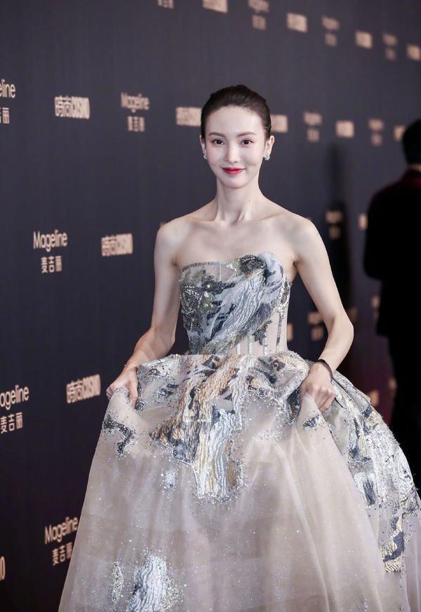 中国女明星礼服抹胸图片