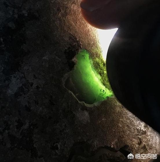 翡翠原石开窗后怎么保养,开窗的翡翠原石能买吗，还是直接买成品？