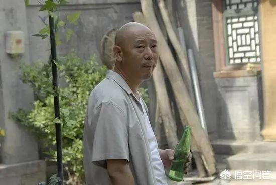 大魔术师演员表:求揭秘《大魔术师》丁建中将人切割成两半并分开的魔术？