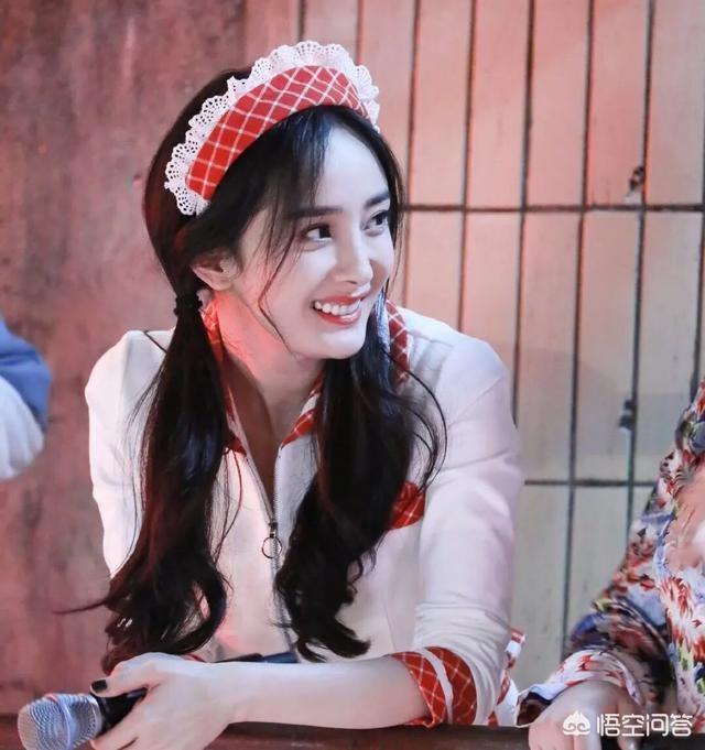 杨幂深夜赴美容院:李现杨幂等最近被恶意拍摄大家怎么看