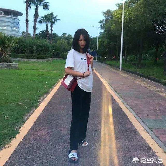 淘宝忠犬小八家模特小兮:夏天有哪些好看的牛仔裤搭配呢？