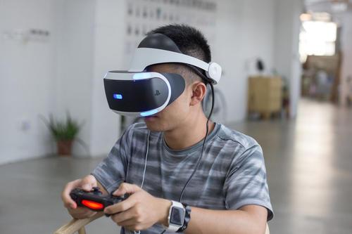 VR用来玩游戏,哪种好用呢？