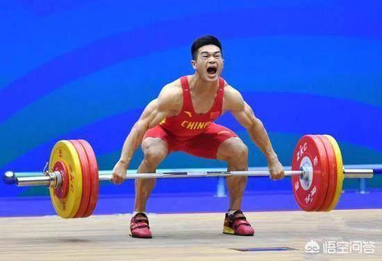 举重龙清泉:举重运动员是因为长期练举重才长不高的吗？