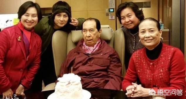 赌王何鸿燊传拼音:赌王何鸿燊今日病逝，享年98岁。对于何鸿燊，你如何评价？