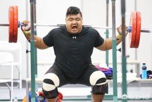 举重龙清泉:举重运动员是因为长期练举重才长不高的吗？