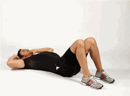 哪两类人不适合做仰卧起坐，为什么大部分人说做仰卧起坐锻炼不出腹肌，也减不了肚子