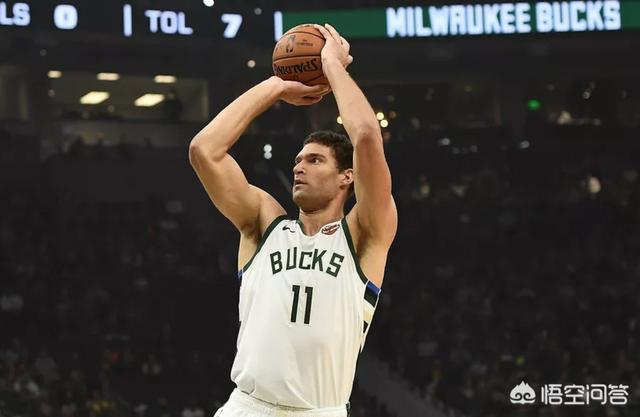 钱宁弗莱:NBA历史上三分球投射能力最强的中锋是谁？