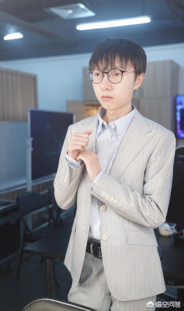 MLXG不知道这骚套路,见Doinb玩AD奶妈,直言在演他吧！这版本奶妈强在哪？