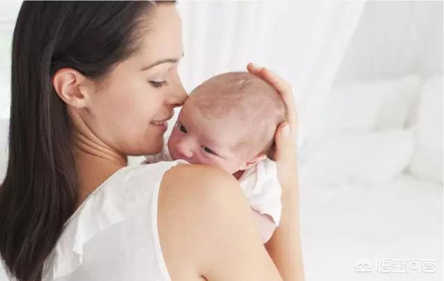 新生儿吐奶是什么原因;新生儿吐奶是什么原因怎么办