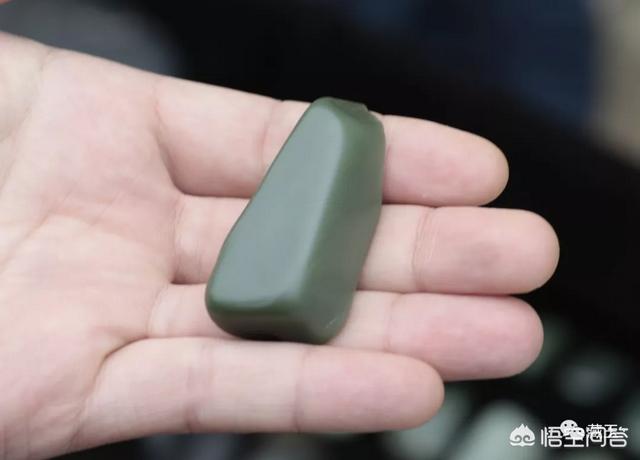 和田玉沙枣青籽料原石价格,“沙枣青”有什么特点？怎样收藏？