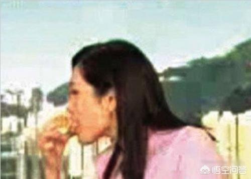浩二下跪:为什么《驴得水》里，铁男跪下后，那么多人会觉得很沉重？