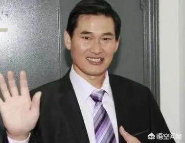 杨幂深夜赴美容院:李现杨幂等最近被恶意拍摄大家怎么看