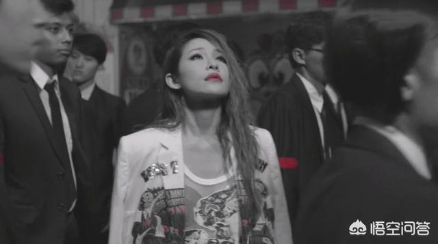 萧亚轩现状:如何评价《吐槽大会4》最后一期的主咖萧亚轩？她表现如何？
