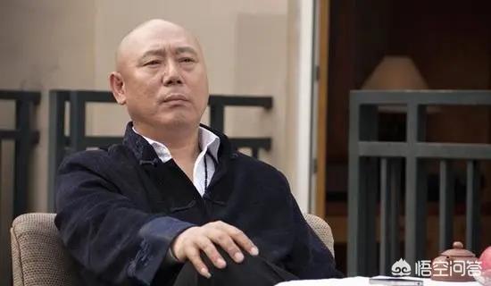 大魔术师演员表:求揭秘《大魔术师》丁建中将人切割成两半并分开的魔术？