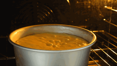 蛋糕在烤箱里涨起来又塌了,古早蛋糕在烤箱里回缩的原因？