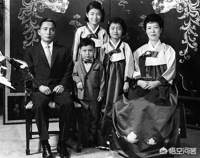 朴槿惠的父亲:朴槿惠的母亲陆英修是怎样遇害的？