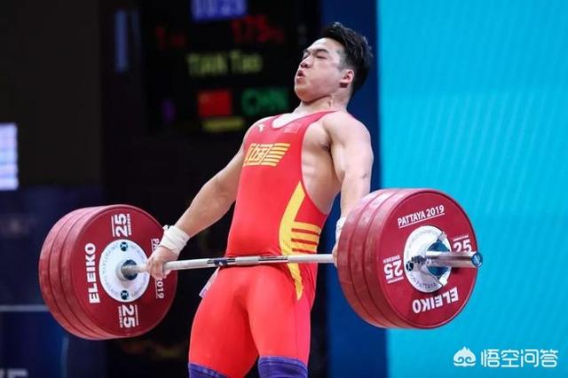 举重龙清泉:举重运动员是因为长期练举重才长不高的吗？