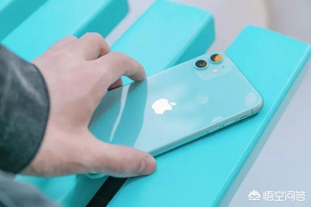 5G要出了,现在还值得入手iPhone系列吗,如果有请推荐几款？