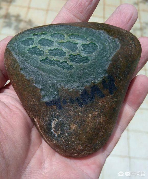 翡翠原石开窗后怎么保养,开窗的翡翠原石能买吗，还是直接买成品？