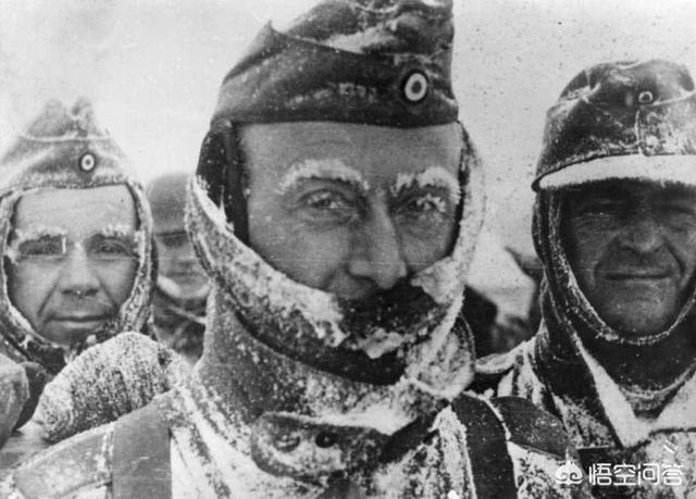 二战德军的军服究竟有多时尚，德军士兵在莫斯科冻死几十万，为何不抢苏联人的衣服穿