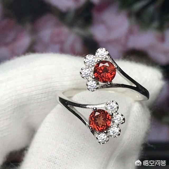 别人摸了玉要怎么净化,石榴石、碧玺如何净化、消磁才靠谱？