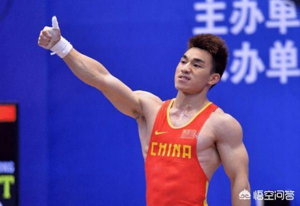 举重龙清泉:举重运动员是因为长期练举重才长不高的吗？