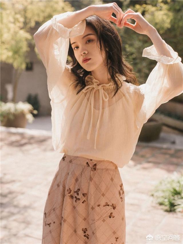 淘宝忠犬小八家模特小兮:适合高个子女生的淘宝服装店有哪些推荐？