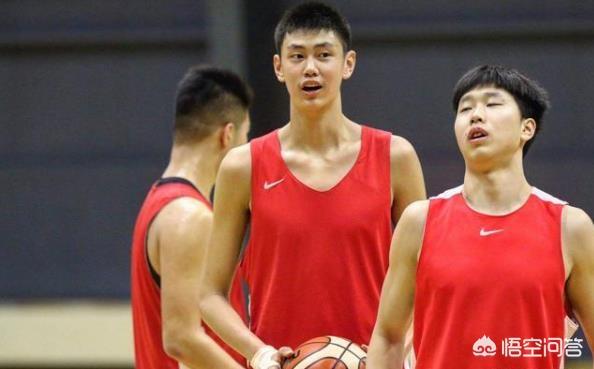 18岁，身高219，仅得2分被师弟完爆，李楠的儿子还有机会冲击NBA吗？