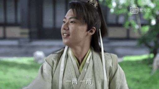 秦霄贤家世:对于秦霄贤基本功不够但是被捧红有什么看法