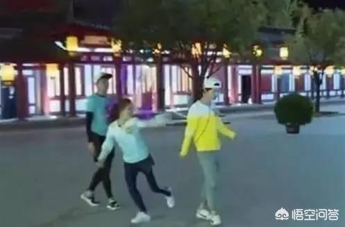 周群老公:30岁的女人是否应该放弃事业、回归家庭？