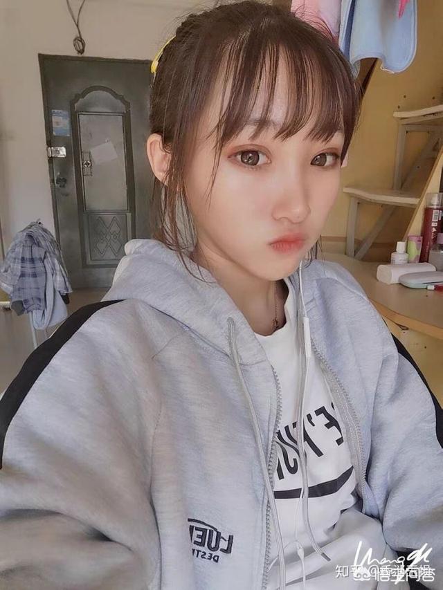 忠犬小八:不浮夸又有设计感的卫衣品牌或者淘宝店有哪些？ 忠犬小八梨形自制