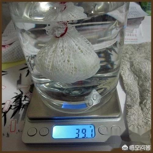 玉的密度多少是真的,和田玉密度3.04是正宗的吗？为什么？