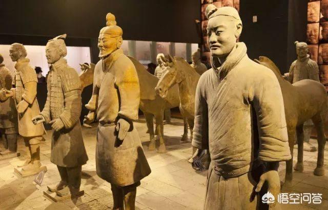 施瓦辛格参观兵马俑:秦始皇为何会建造如此浩大规模的兵马俑呢？