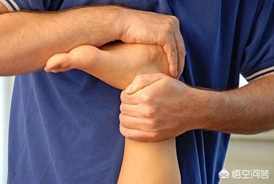 一只脚后跟疼是怎么回事,长期跑步导致一个后脚跟疼是怎么回事