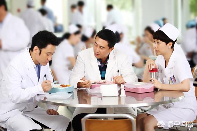 青年医生剧情:有什么关于医生的电视剧吗求推荐