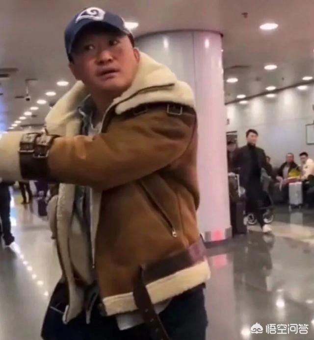 杨幂深夜赴美容院:李现杨幂等最近被恶意拍摄大家怎么看