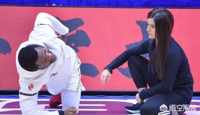 新疆男篮美女训练师为何会一夜之间爆红网络？发生了什么？