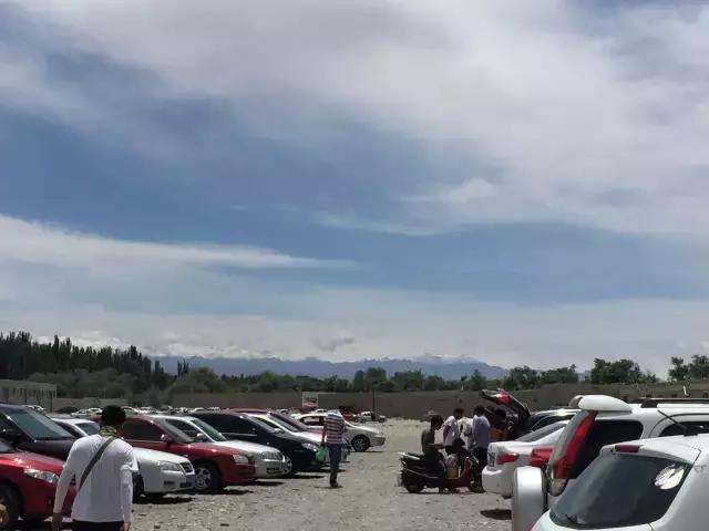 玉石都是在哪里挖的,你去过新疆和田的玉石集市巴扎吗？