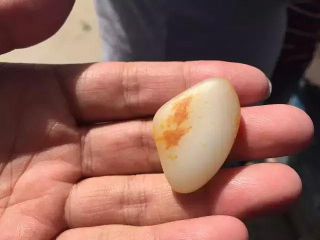 玉石都是在哪里挖的,你去过新疆和田的玉石集市巴扎吗？