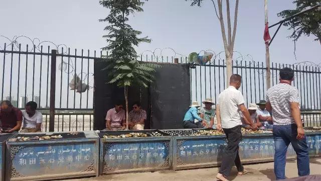 玉石都是在哪里挖的,你去过新疆和田的玉石集市巴扎吗？