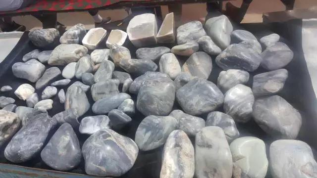 玉石都是在哪里挖的,你去过新疆和田的玉石集市巴扎吗？