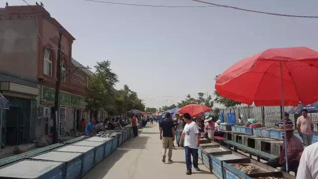 玉石都是在哪里挖的,你去过新疆和田的玉石集市巴扎吗？